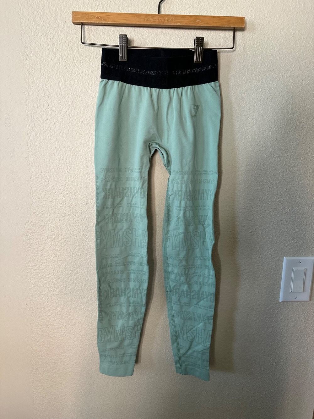 Gymshark womens green leggings size XS/ NWOT 1254
